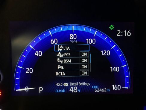 Used 2022 Toyota Corolla Cross XLE w/ Convenience Package image 26