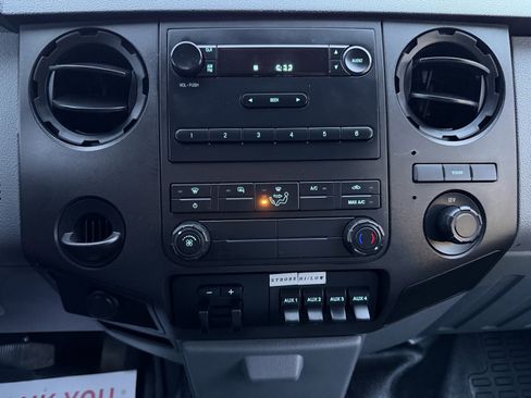 Used 2016 Ford F550 2WD Crew Cab Super Duty image 13