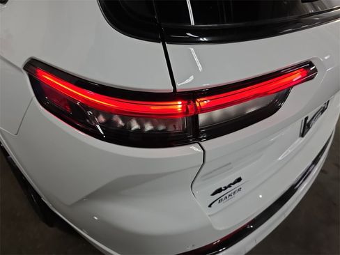 Used 2024 Jeep Grand Cherokee L Summit w/ High Altitude Package image 40