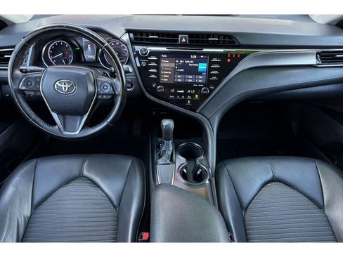 Used 2019 Toyota Camry SE FWD image 14