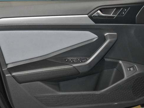 New 2026 Volkswagen Jetta SE image 3