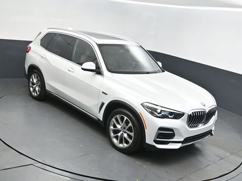 Certified 2022 BMW X5 xDrive45e w/ Premium Package image 39