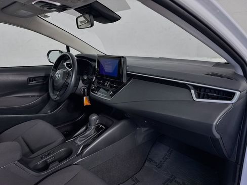Used 2025 Toyota Corolla LE image 30