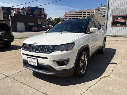 Used 2018 Jeep Compass Limited w/ Navigation Group AWD/4WD image 3