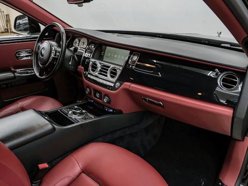 Used 2014 Rolls-Royce Ghost image 18