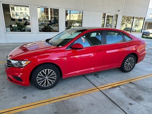 Used 2019 Volkswagen Jetta SE image 3