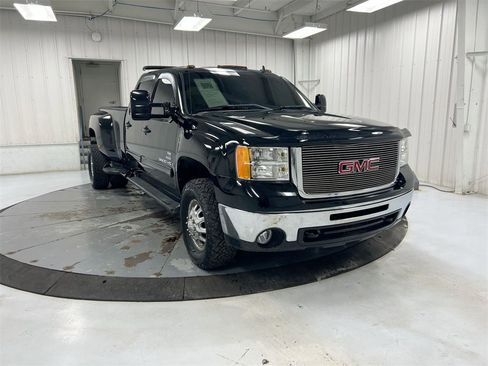 Used 2008 GMC Sierra 3500 SLT image 2