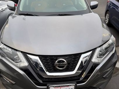 Used 2017 Nissan Rogue SV