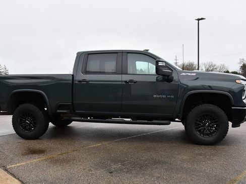 Used 2026 Chevrolet Silverado 2500 ZR2 image 8