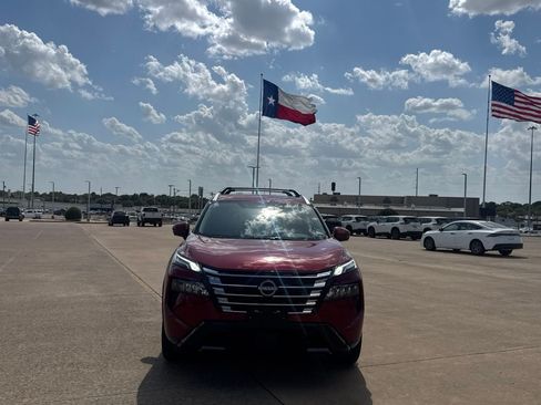 Certified 2026 Nissan Rogue Platinum AWD/4WD image 5