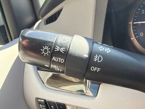 Used 2018 Toyota Sienna XLE w/ XLE Navigation Package FWD image 26