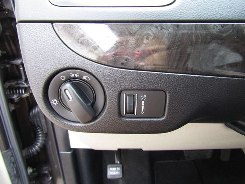 Used 2017 Dodge Grand Caravan SE w/ Power Window Group FWD image 13