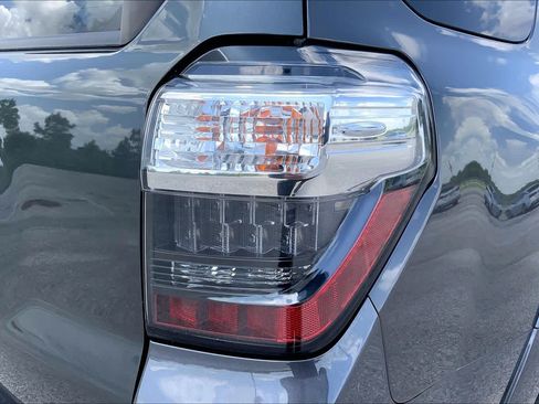 Used 2016 Toyota 4Runner SR5 RWD image 30