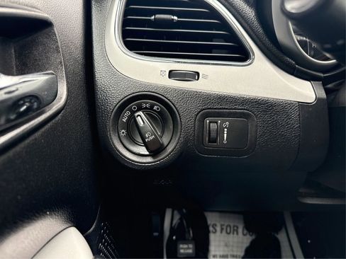 Used 2019 Dodge Journey SE w/ Premium Group FWD image 18