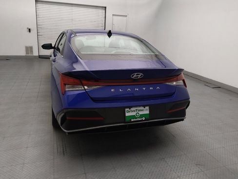 Used 2025 Hyundai Elantra SEL FWD image 6