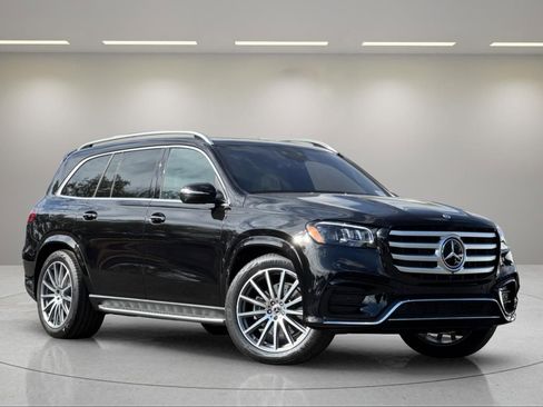 New 2025 Mercedes-Benz GLS 580 4MATIC image 2