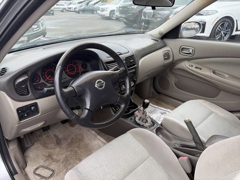 Used 2002 Nissan Sentra SE-R image 19