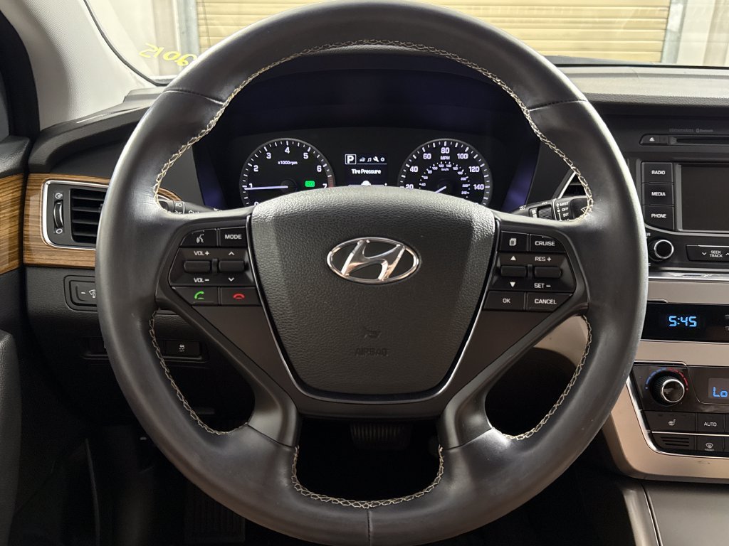 Used 2015 Hyundai Sonata Limited w/ Cargo Package FWD image 14