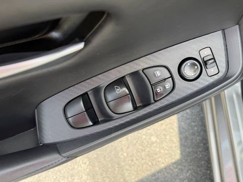 Used 2025 Nissan Sentra SV FWD image 12