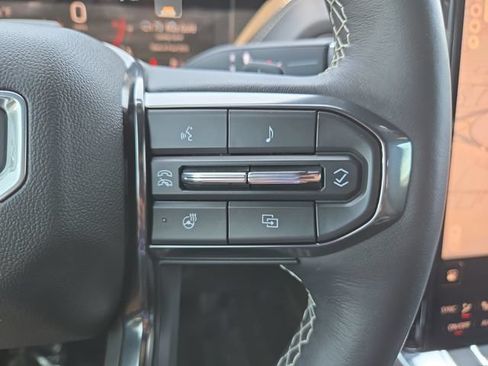Used 2025 GMC Yukon Denali Ultimate w/ LPO, Floor Liner Package AWD/4WD image 25
