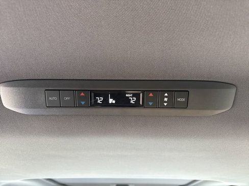 Used 2023 Toyota Sienna XLE AWD/4WD image 21
