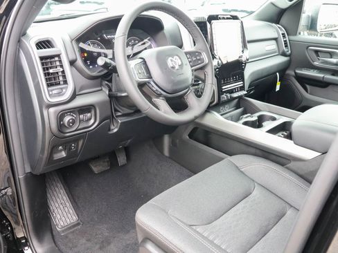 New 2026 RAM 1500 4x4 Crew Cab image 3