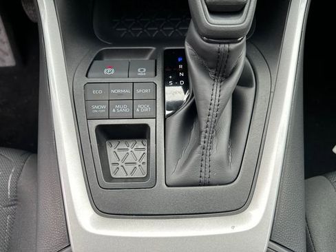 New 2025 Toyota RAV4 XLE image 34