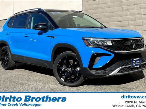 Certified 2024 Volkswagen Taos SE image 1