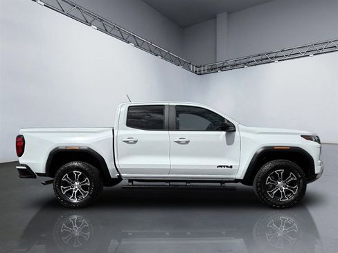 Used 2025 GMC Canyon AT4 AWD/4WD image 3
