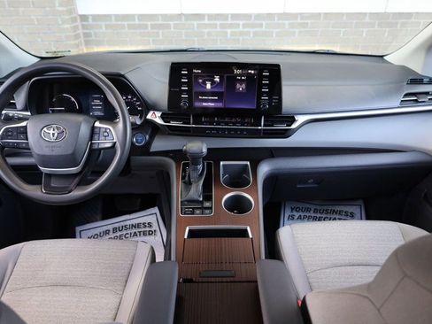 Used 2021 Toyota Sienna LE image 22