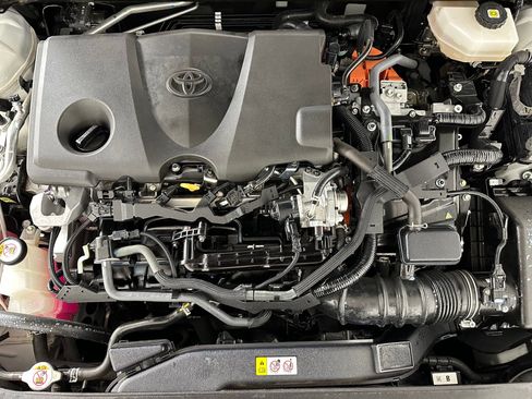 Used 2025 Toyota Camry LE image 32