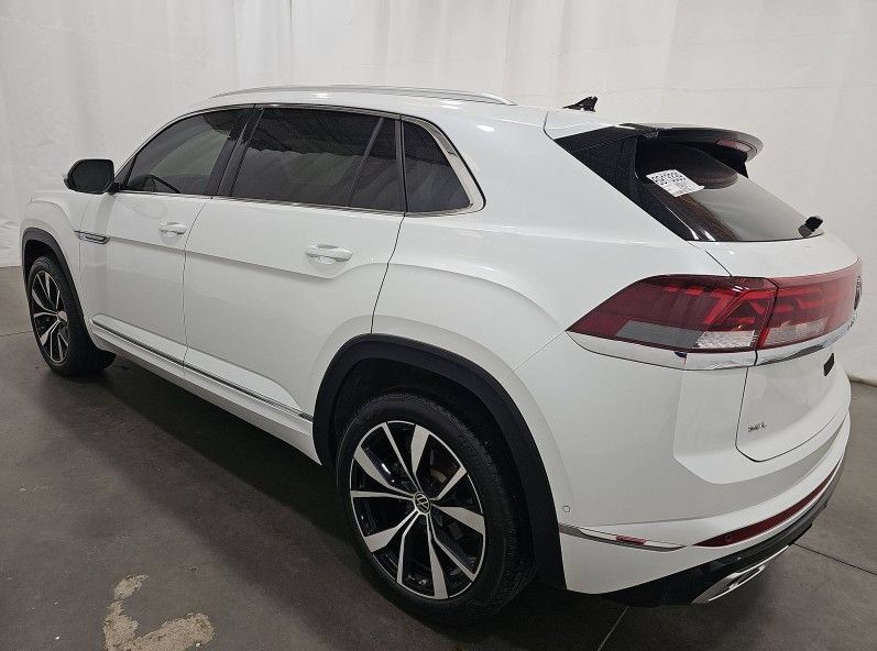 Used 2024 Volkswagen Atlas Cross Sport SEL Premium R-Line AWD/4WD image 4