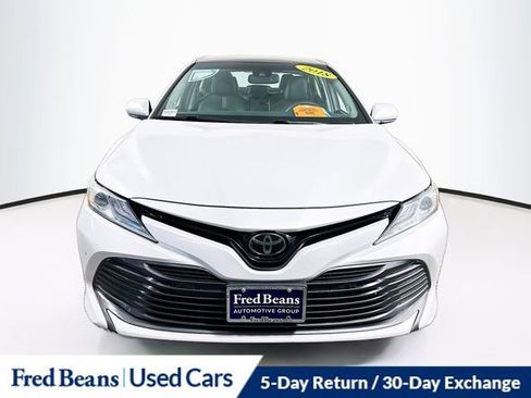 Used 2018 Toyota Camry XLE image 2