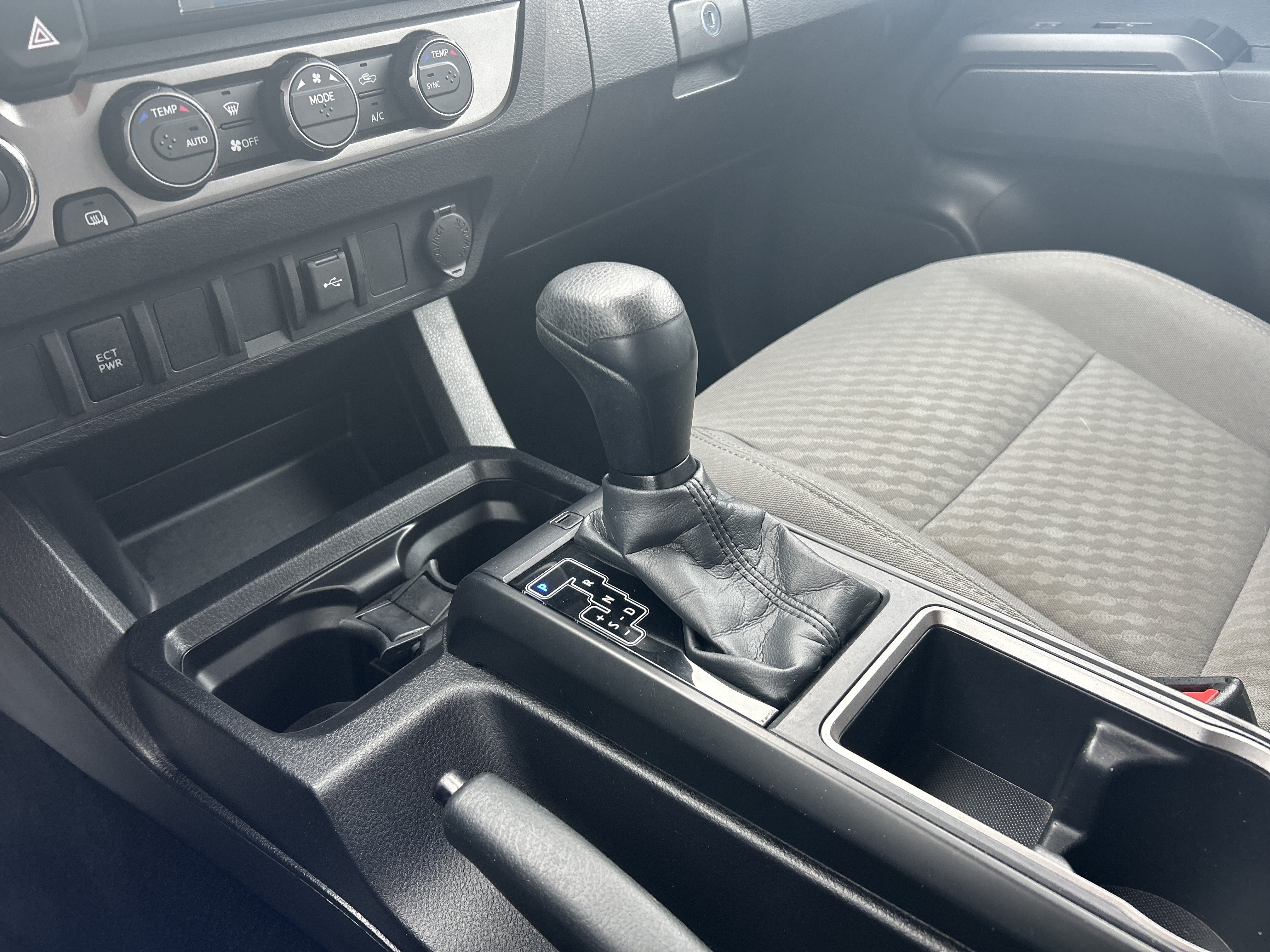 Used 2021 Toyota Tacoma SR AWD/4WD image 17