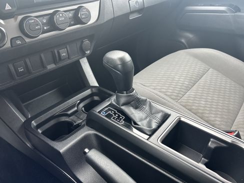 Used 2021 Toyota Tacoma SR AWD/4WD image 17