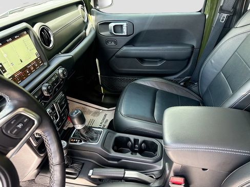 Used 2023 Jeep Wrangler Unlimited Sahara w/ Cold Weather Group AWD/4WD image 26