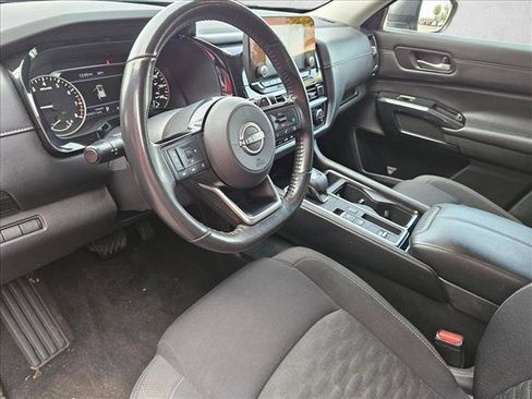 Used 2022 Nissan Pathfinder SV image 9