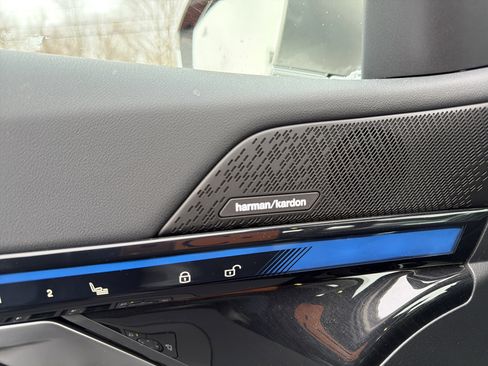 Used 2024 BMW 540i xDrive 540i xDrive w/ Premium Package image 16