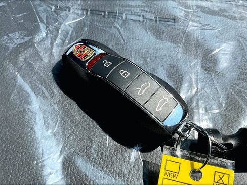Used 2025 Porsche 718 Cayman GTS RWD image 15