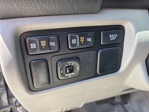 Used 2003 Toyota Land Cruiser AWD/4WD image 19