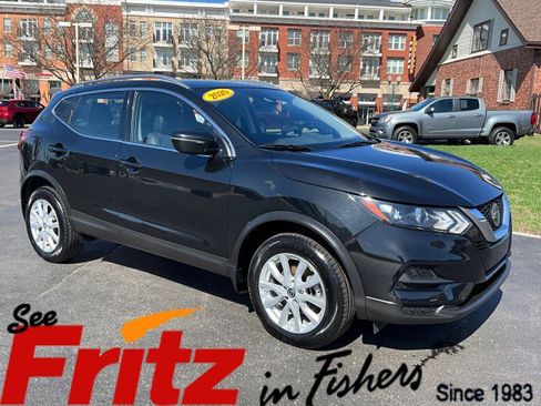 Used 2020 Nissan Rogue Sport SV image 1