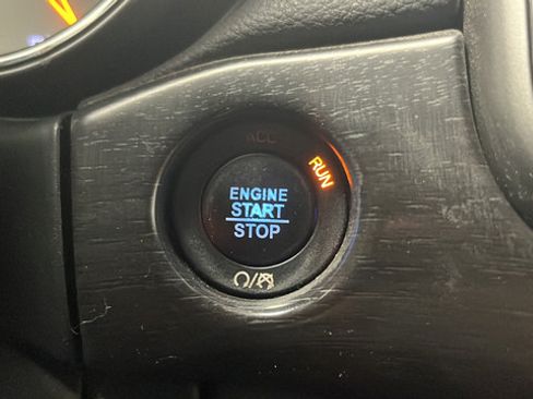Used 2018 Jeep Grand Cherokee Altitude AWD/4WD image 23