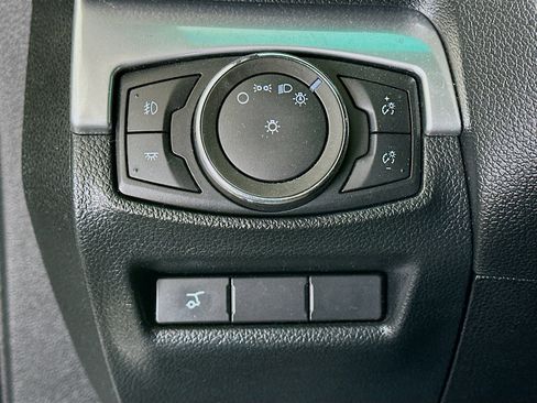 Used 2016 Ford Explorer Limited image 16