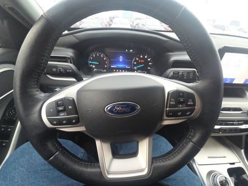 Used 2022 Ford Explorer XLT w/ Equipment Group 202A image 39