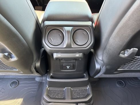 New 2026 Jeep Wrangler Unlimited Rubicon AWD/4WD image 21