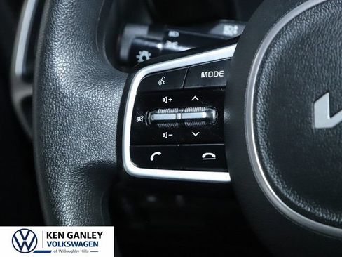 Used 2022 Kia Sorento LX AWD/4WD image 51