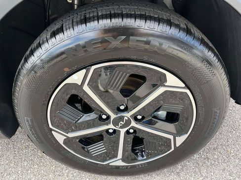Certified 2025 Kia Niro EX FWD image 37