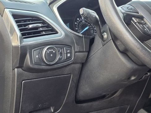 Used 2021 Ford Edge Titanium AWD/4WD image 23