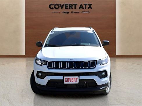 New 2026 Jeep Compass Latitude image 8