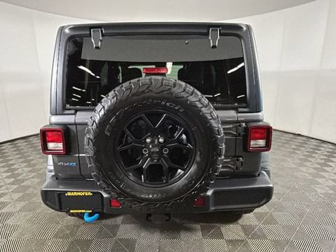Used 2024 Jeep Wrangler Unlimited AWD/4WD image 3
